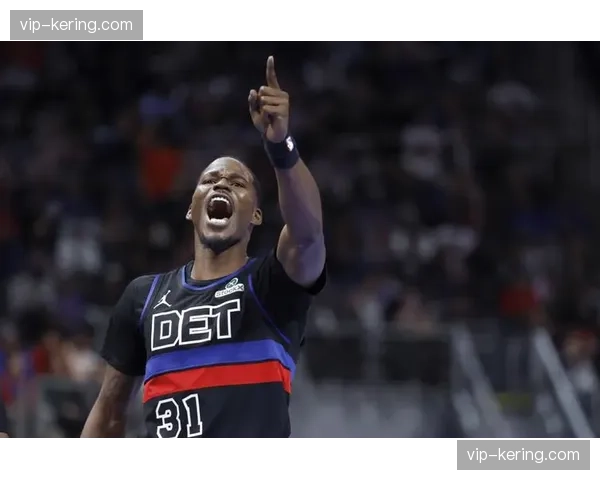 亚历山大关键时刻场均6.2分联盟第一 个人接管比赛能力无出其右